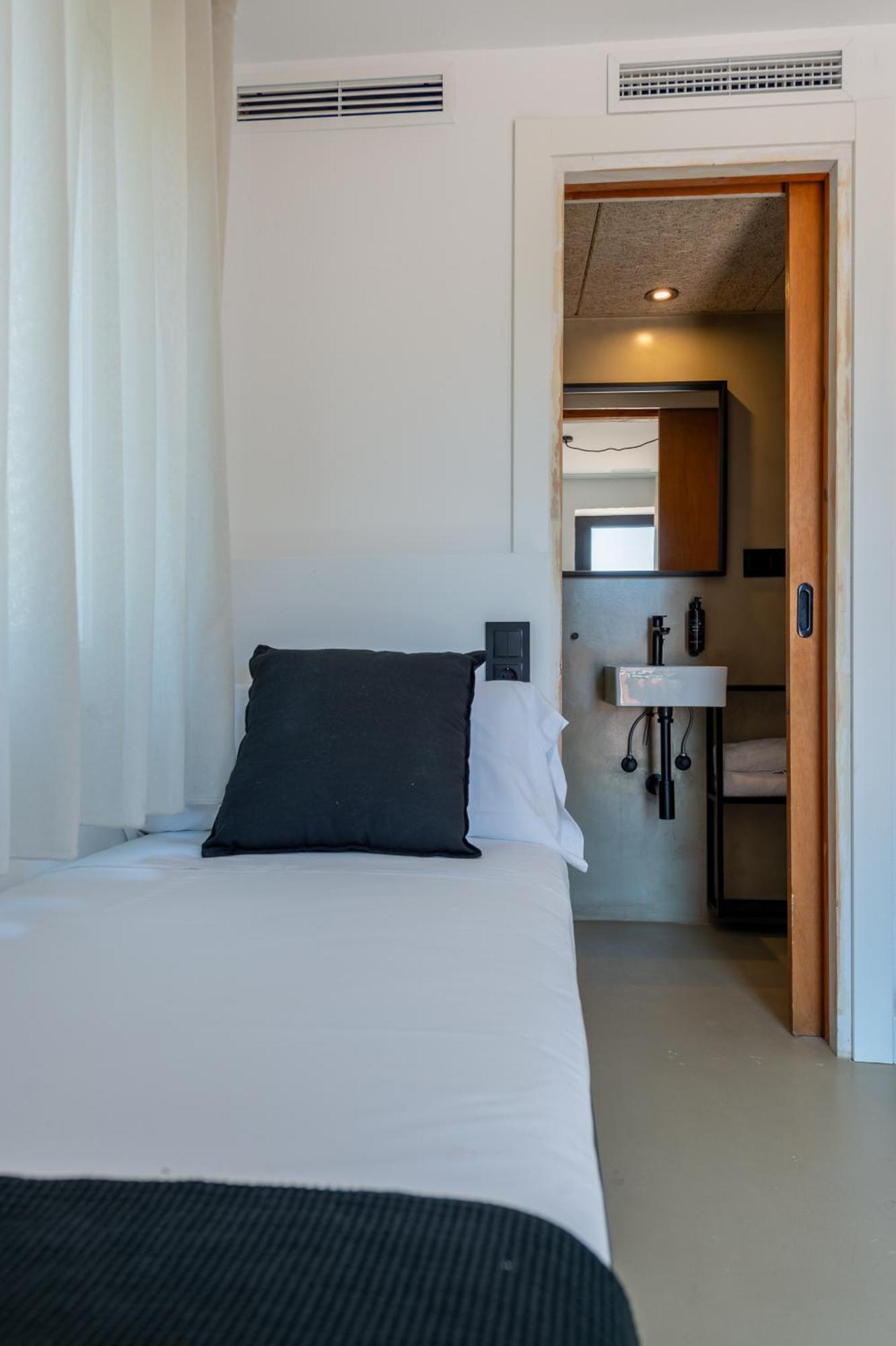 Hostal Boutique Es Menut Тосса-де-Мар Экстерьер фото