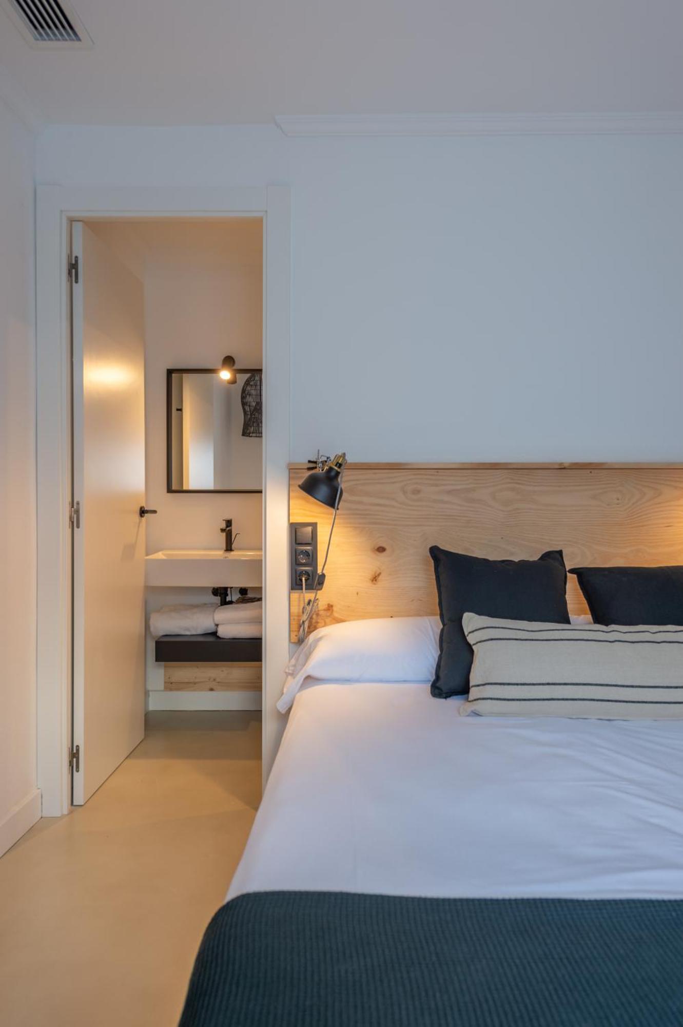 Hostal Boutique Es Menut Тосса-де-Мар Экстерьер фото